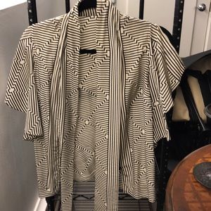 Cutest black and off white short flutter sleeve